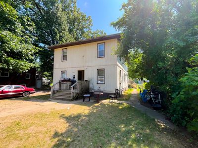 840 E High St
