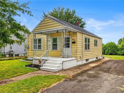 3607 Ferry Ave