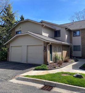 6463 Maple Hills Dr