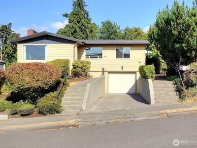 326 Renton Avenue S