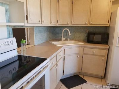 1540 NE 191st St APT 140