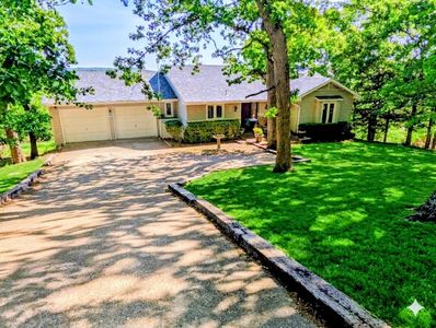 46 Acoma Drive