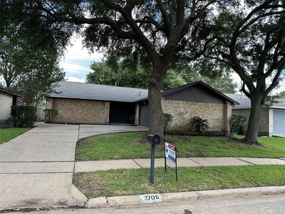 3706 Luton Park Dr