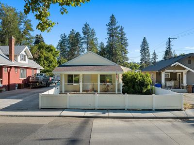 3608 E 5th Ave
