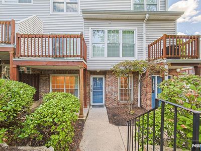 240 Village Circle Dr