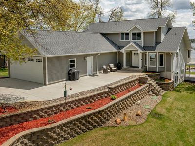 21765 Hidden View Ln