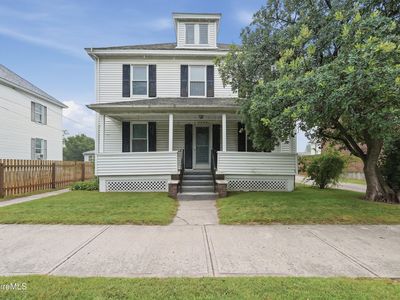 1228 East St