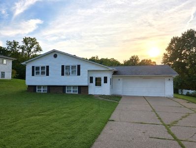 5216 Yale Dr