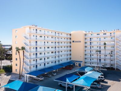 145 N Halifax Ave APT 706