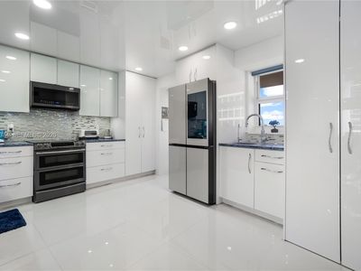4100 Galt Ocean Dr APT 404