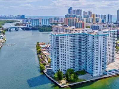 301 174th St APT 1208
