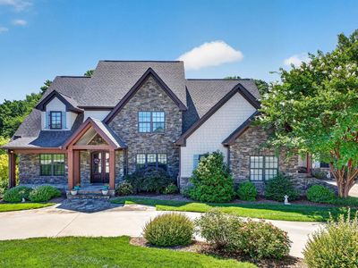 2 Fox Hunt Ln