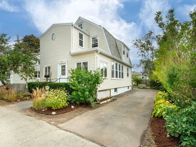 12 L St