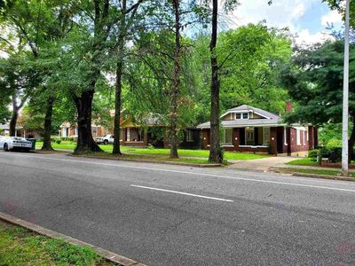1382 S Pkwy E