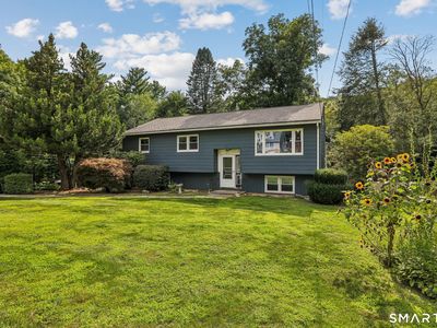 25 Woodbury Drive