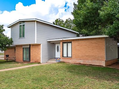 1602 N Bowie Dr