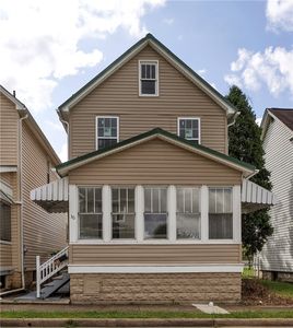 30 Avenue B