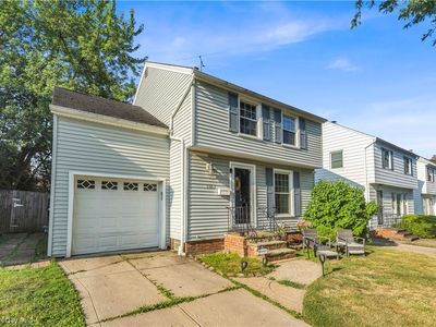 Property at 3962 Grosvenor Rd, South Euclid, OH