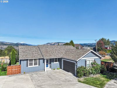 900 Falcon Ct