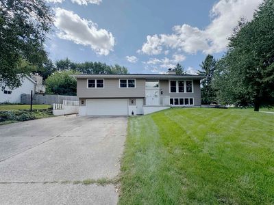 100 Canterbury Ct