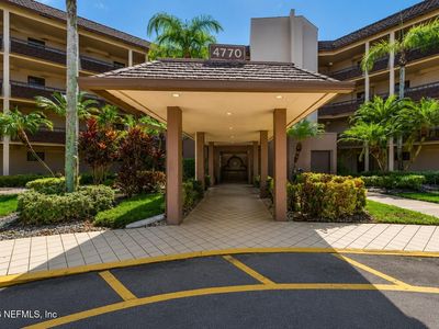 4770 FOUNTAINS DRIVE S #302