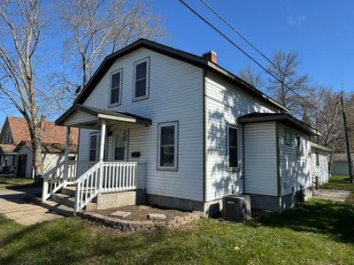 106 Cedar Ave NE
