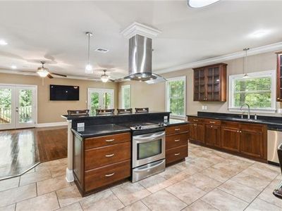 18107 Cusachs Dr