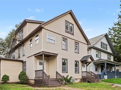 225-227 Ravine Ave