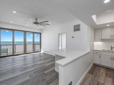 180 Seaview Ct APT 1209