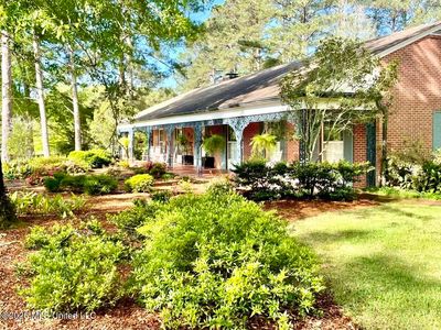 1858 E Lincoln Rd SE