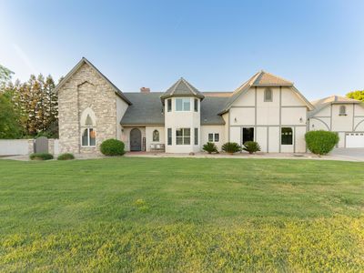 13496 El Nogal Avenue