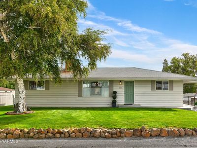 Property at 503 N 10th St, Selah, WA