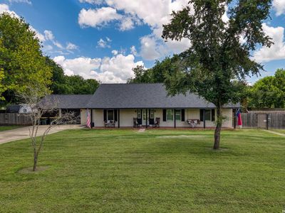 207 Woodlake Dr