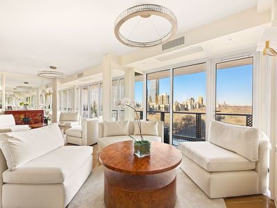 210 Central Park S APT 17D