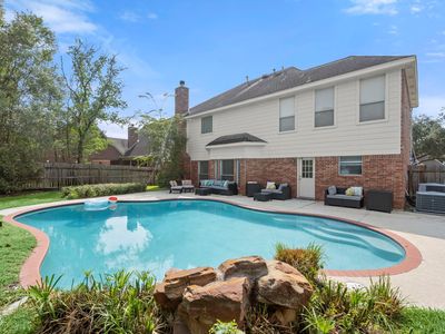 9514 Champions Cove Dr