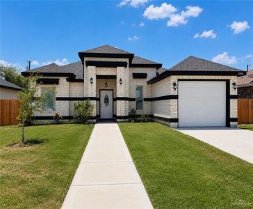 1304 E Acacia Dr