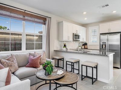 2552 E Lincoln Paseo