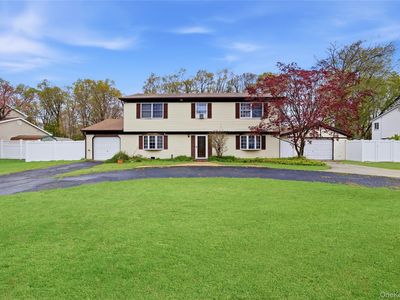 Property at 27 Millbury Lane, South Setauket, NY