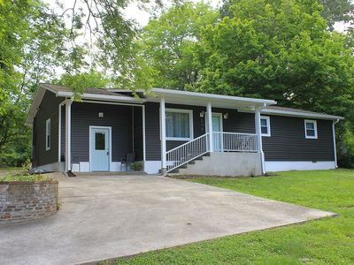 228 Bay Ln