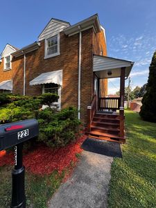 223 Adelaide Pl