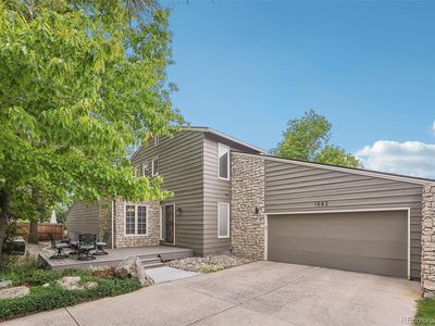 1582 W Briarwood Avenue