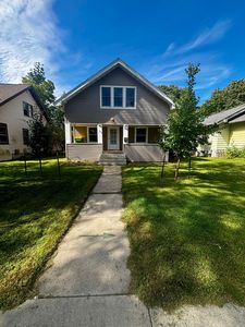 708 S Hiawatha Ave