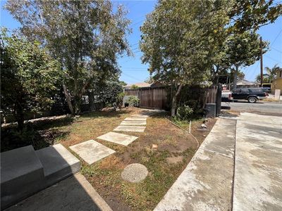 10927 S Eastwood Ave