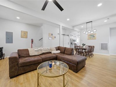 812 Johnson Ave