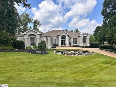 5 Country Squire Ct
