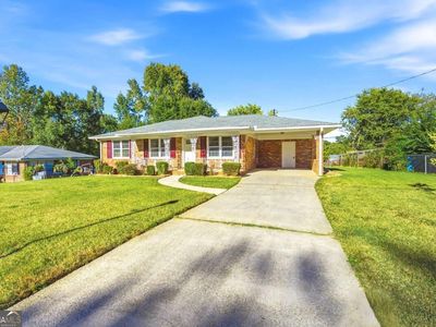 5911 Betty St