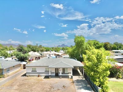 5211 N 8TH Place