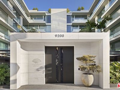 9200 Wilshire Blvd #204W