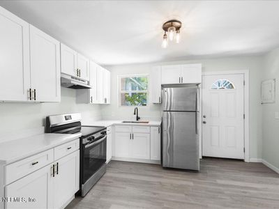 1552 W 14TH Street