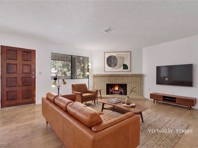817 Rock Springs Dr APT 202